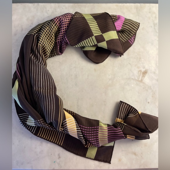 Beautiful Christian Dior silk scarf - Picture 7 of 9